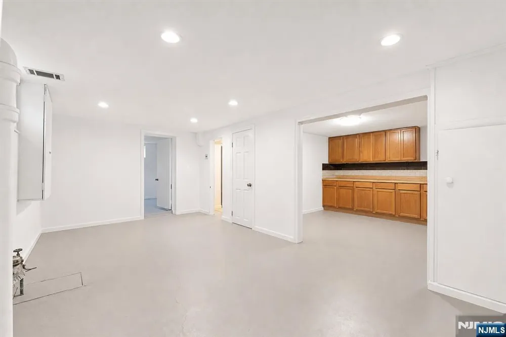 683-685 Mill Belleville, NJ 07109