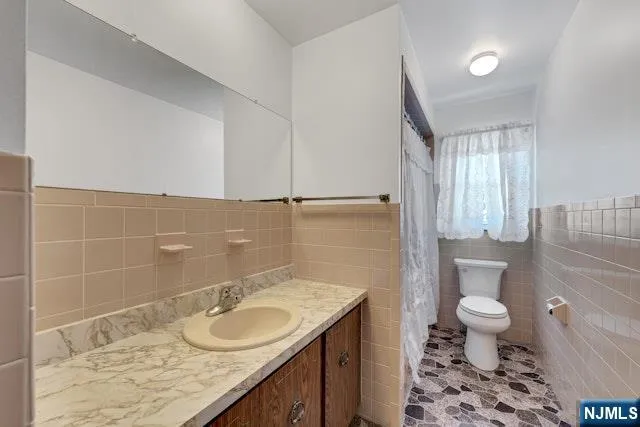 633 Totowa Road Totowa, NJ 07512