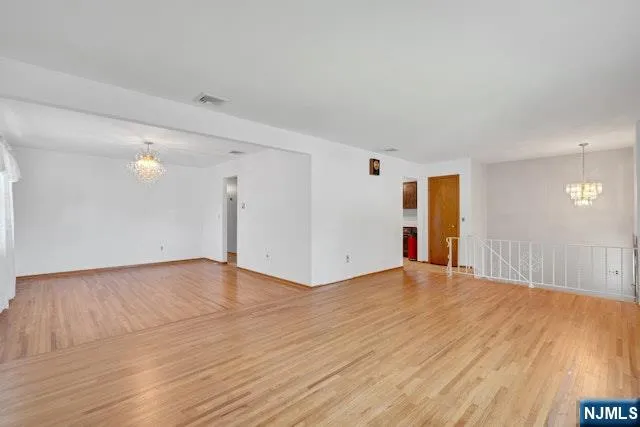 633 Totowa Road Totowa, NJ 07512