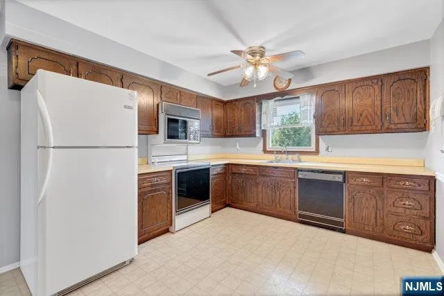633 Totowa Road Totowa, NJ 07512