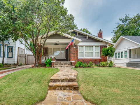 1320 Virginia Place