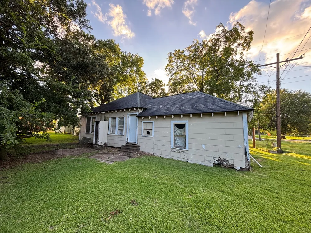 2408 19th Street Port Arthur, TX 77640