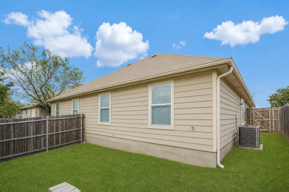1114 Mulkey Lane Denton, TX 76209