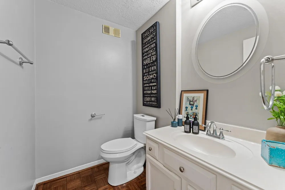 1112 Bering Drive #62 Houston, TX 77057