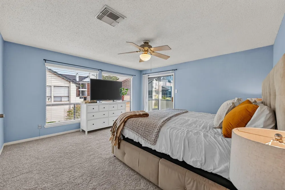 1112 Bering Drive #62 Houston, TX 77057