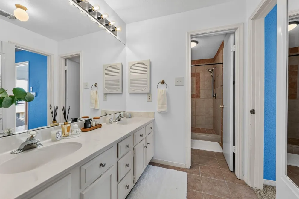 1112 Bering Drive #62 Houston, TX 77057