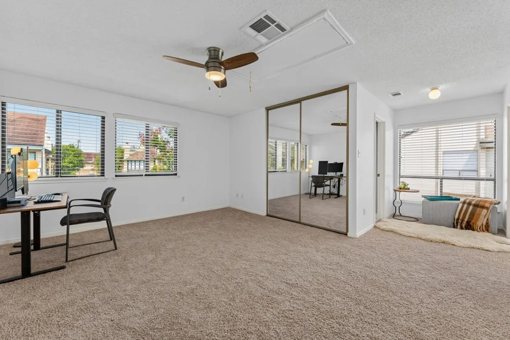 1112 Bering Drive #62 Houston, TX 77057