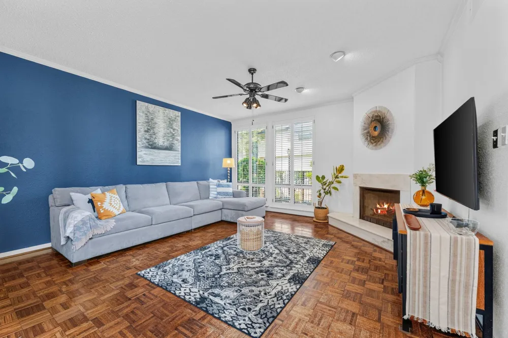1112 Bering Drive #62 Houston, TX 77057