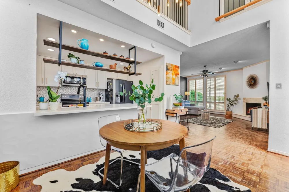 1112 Bering Drive #62 Houston, TX 77057