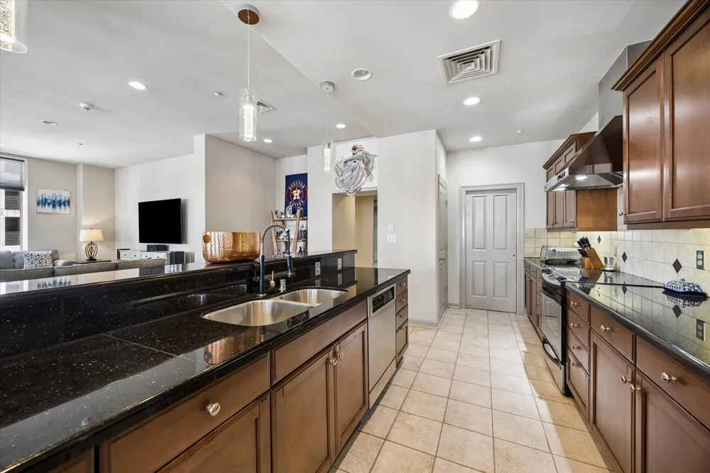 914 Main Street #801 Houston, TX 77002