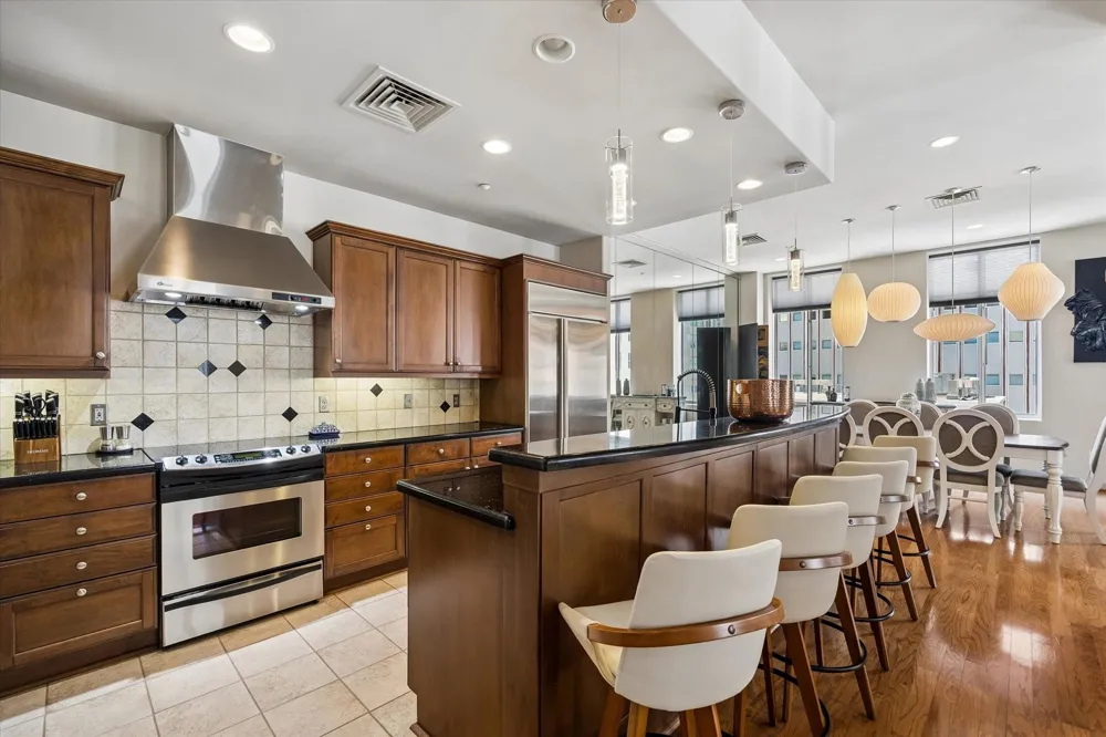 914 Main Street #801 Houston, TX 77002