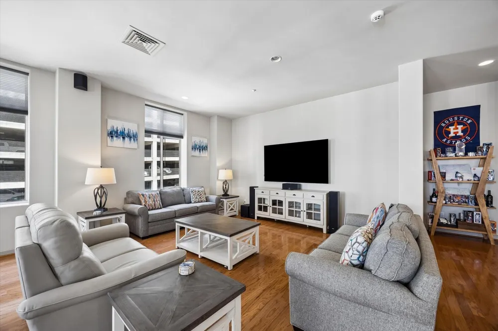 914 Main Street #801 Houston, TX 77002