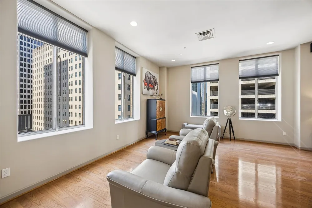 914 Main Street #801 Houston, TX 77002