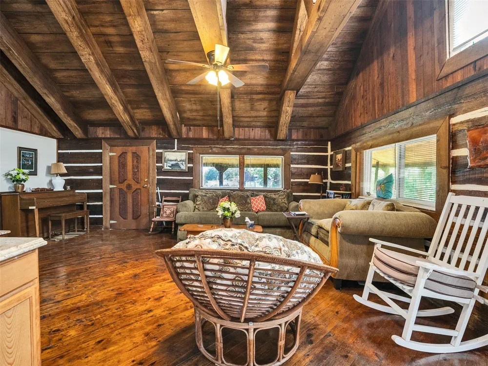 4703 Lake Drive Brazoria, TX 77422