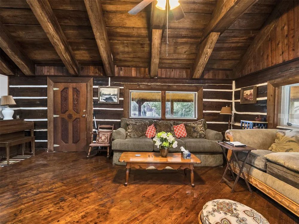 4703 Lake Drive Brazoria, TX 77422