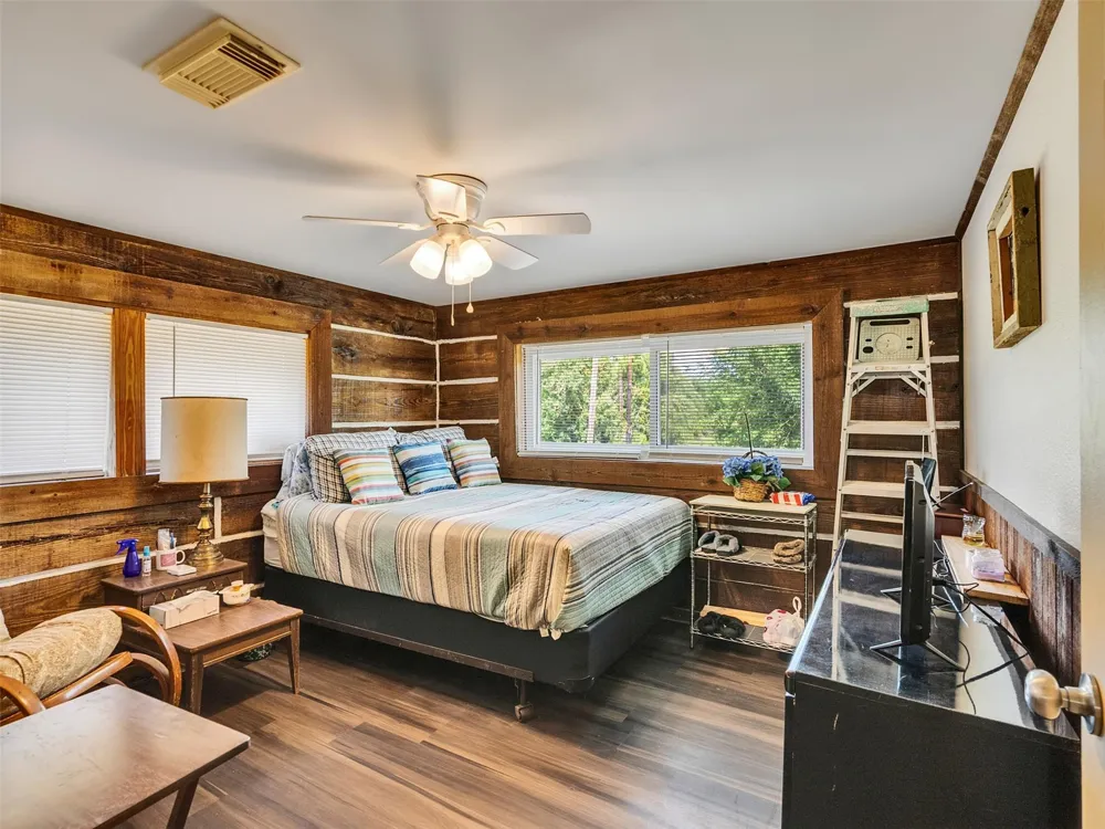 4703 Lake Drive Brazoria, TX 77422