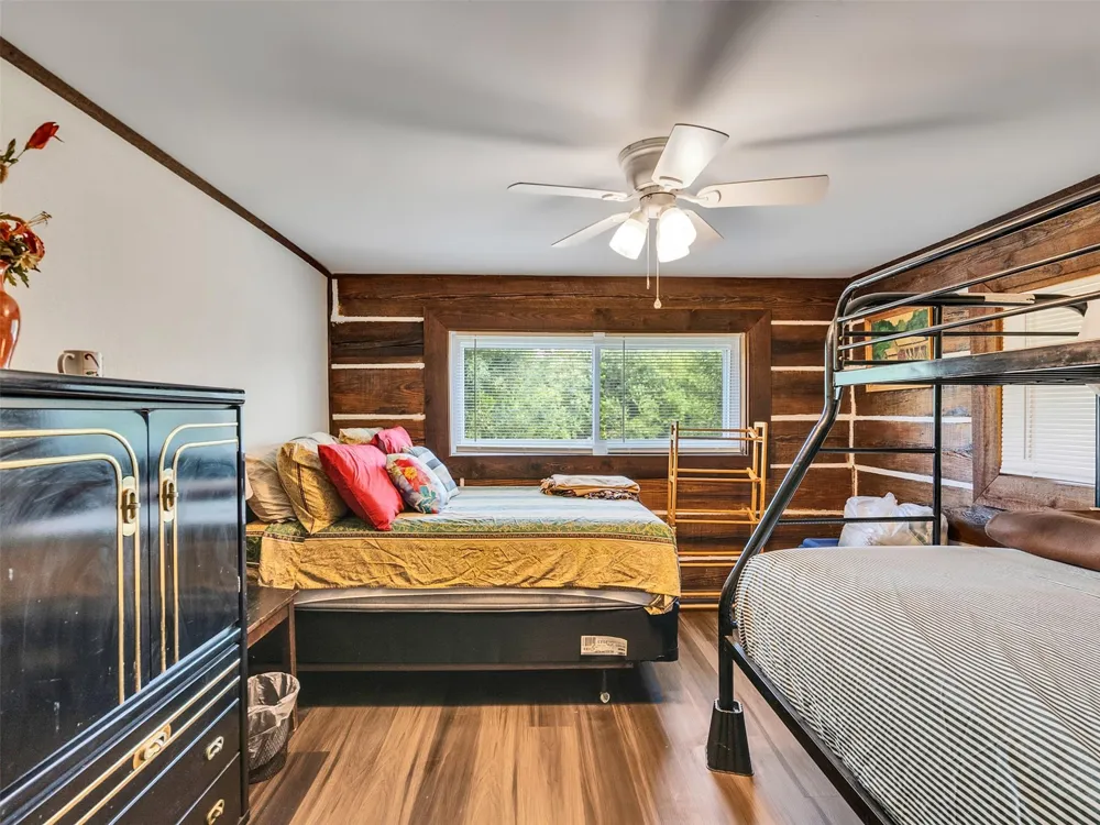 4703 Lake Drive Brazoria, TX 77422