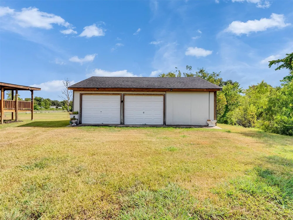 4703 Lake Drive Brazoria, TX 77422