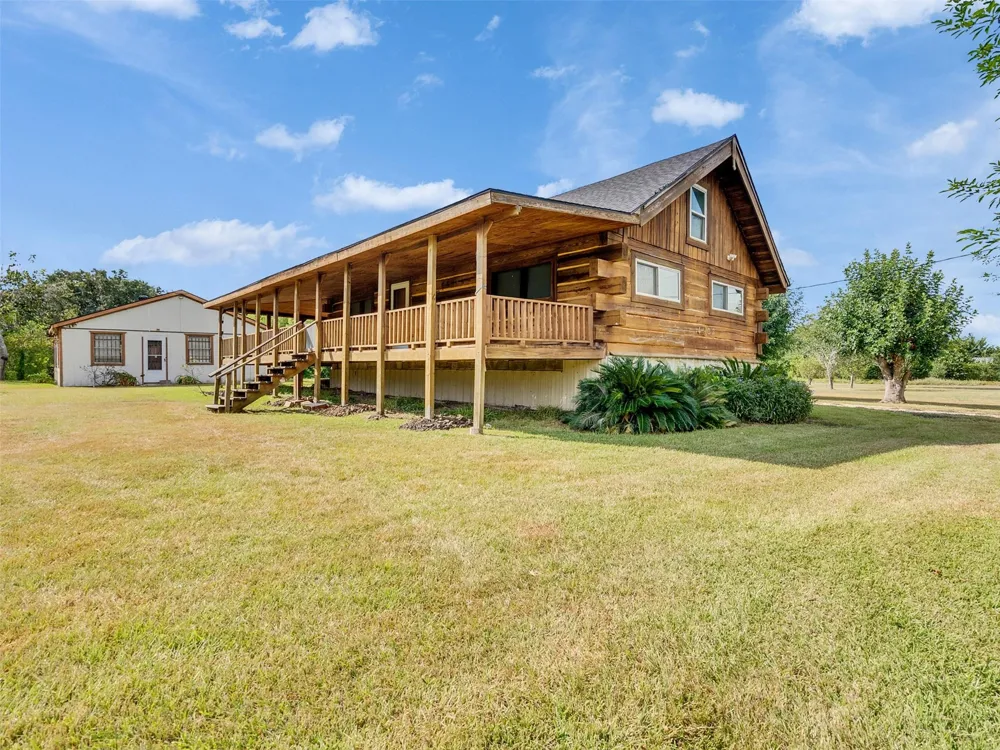 4703 Lake Drive Brazoria, TX 77422