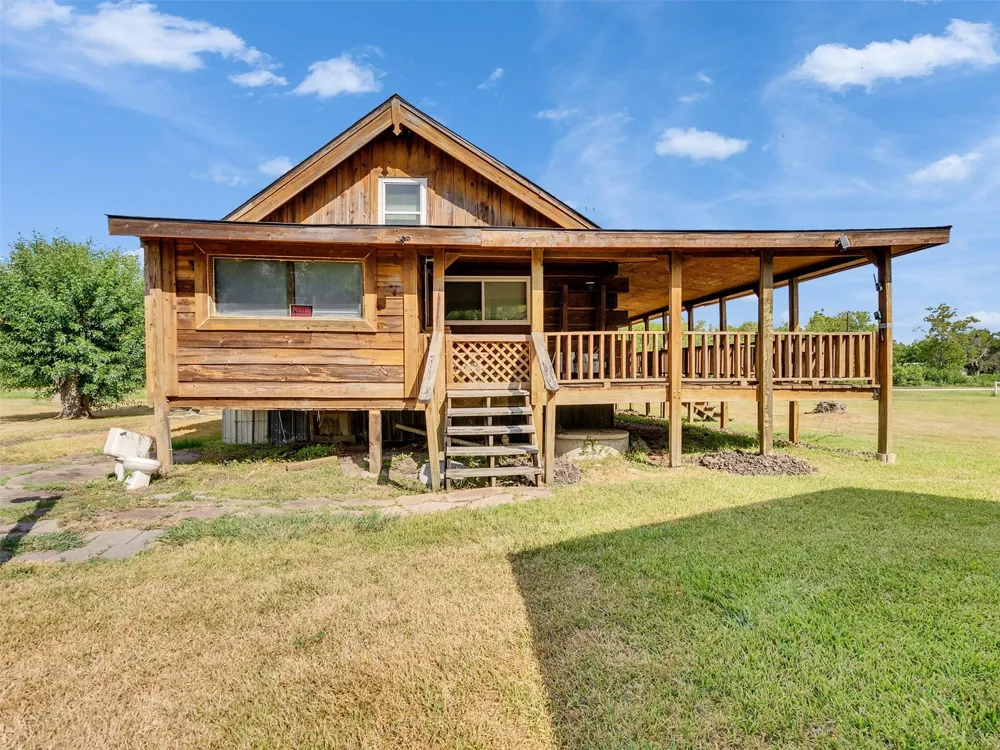 4703 Lake Drive Brazoria, TX 77422