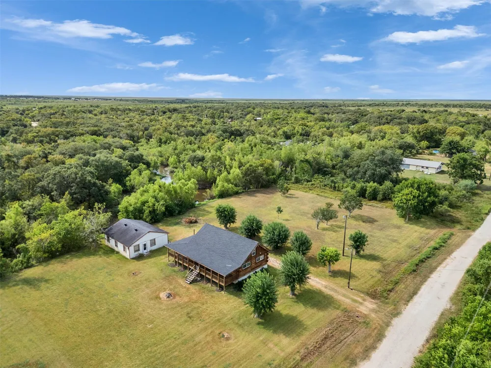 4703 Lake Drive Brazoria, TX 77422