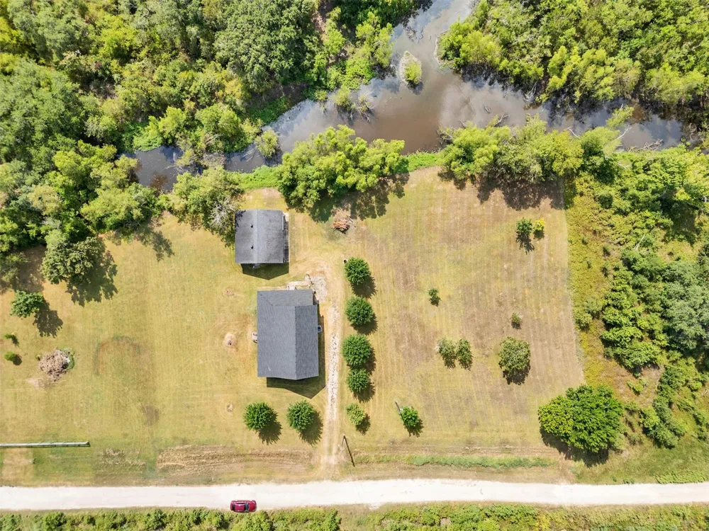 4703 Lake Drive Brazoria, TX 77422