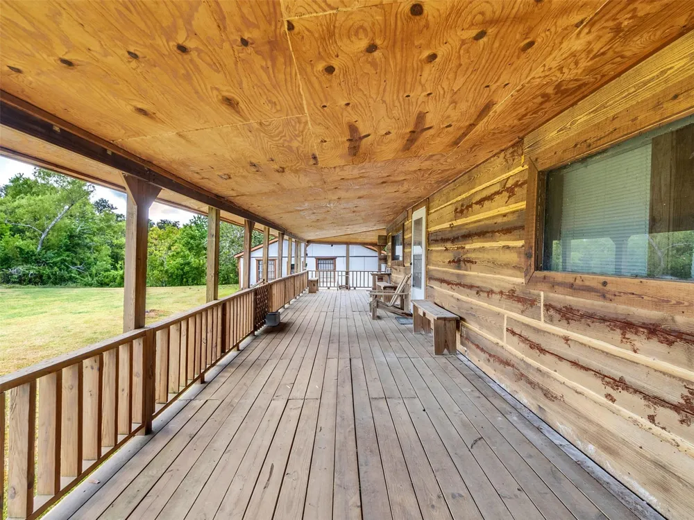 4703 Lake Drive Brazoria, TX 77422