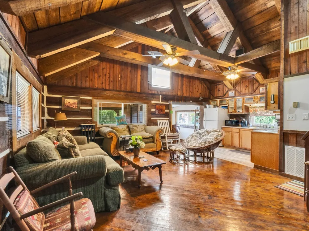 4703 Lake Drive Brazoria, TX 77422