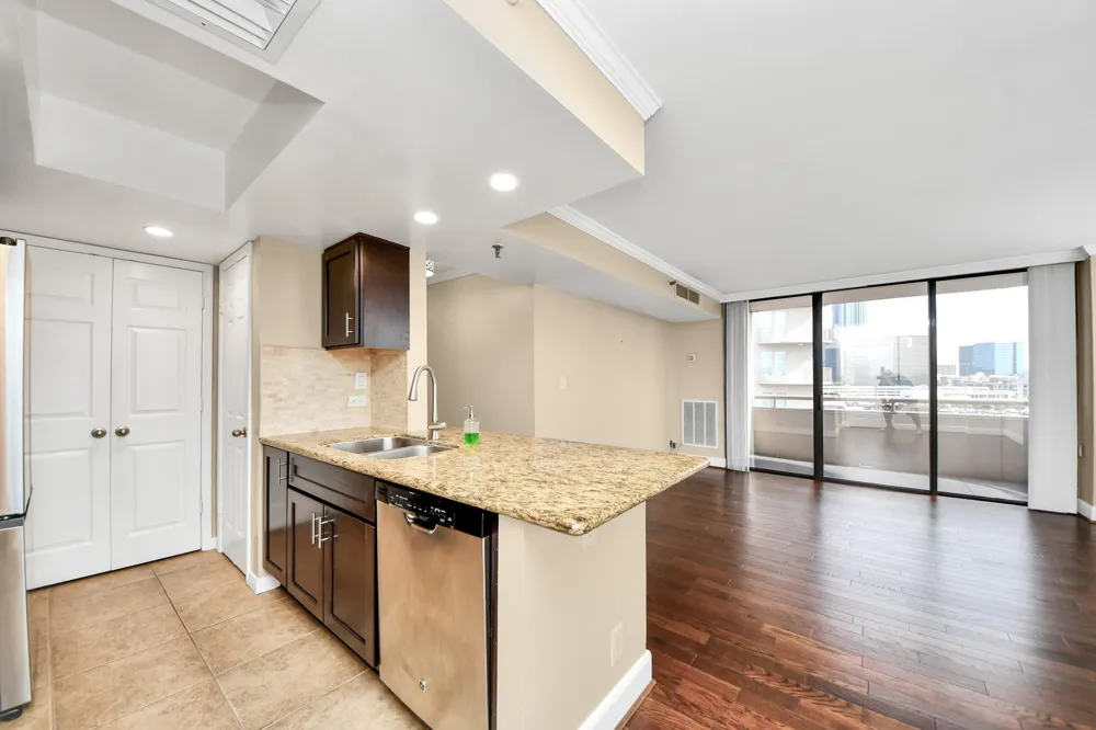3525 Sage Road #909 Houston, TX 77056