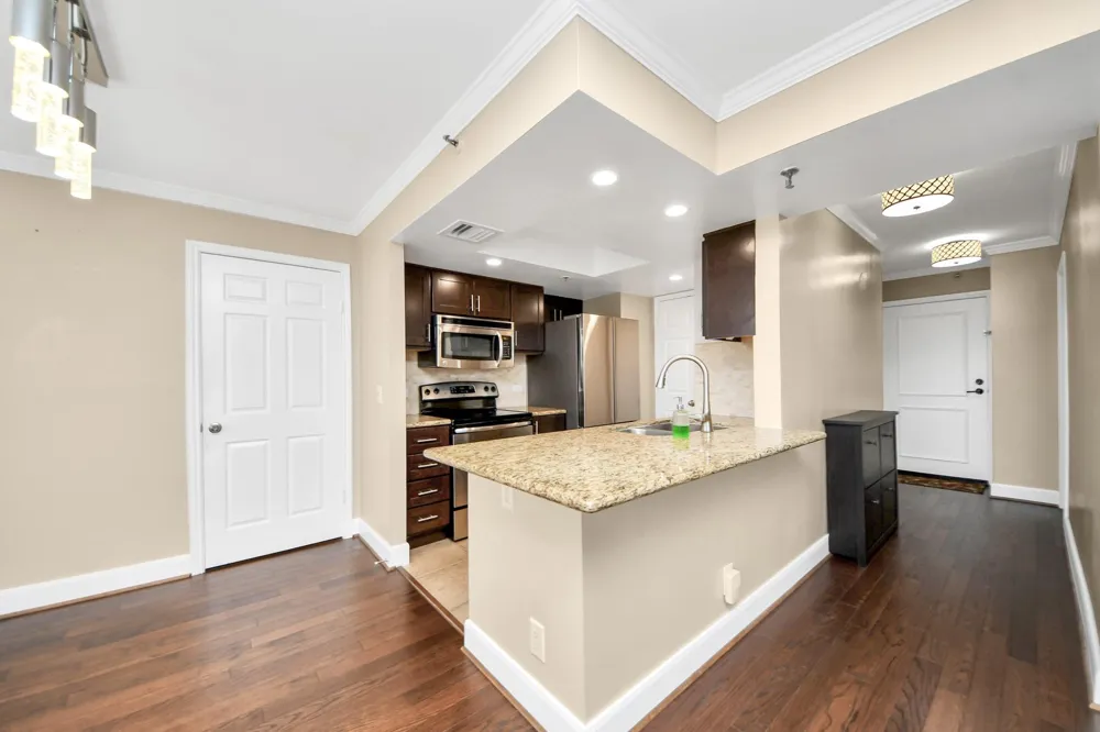 3525 Sage Road #909 Houston, TX 77056