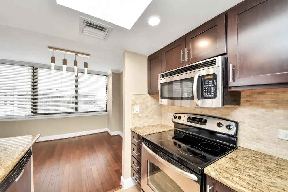 3525 Sage Road #909 Houston, TX 77056