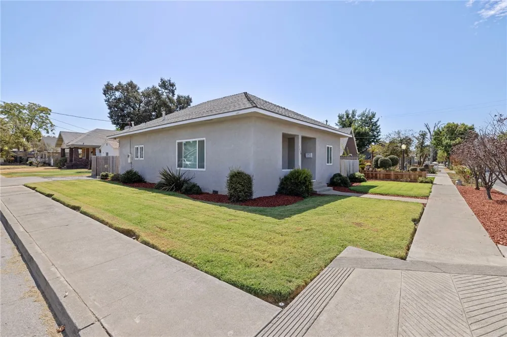 1229 Redington Hanford, CA 93230
