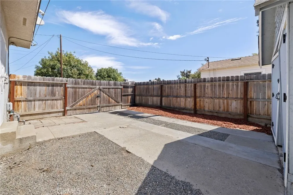 1229 Redington Hanford, CA 93230