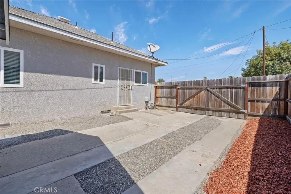 1229 Redington Hanford, CA 93230