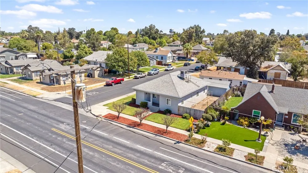 1229 Redington Hanford, CA 93230