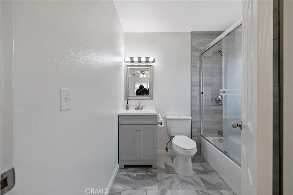 1229 Redington Hanford, CA 93230