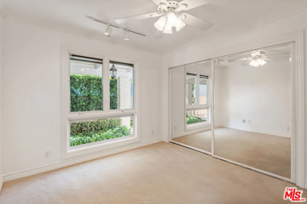 5496 Katherine Avenue Sherman Oaks, CA 91401