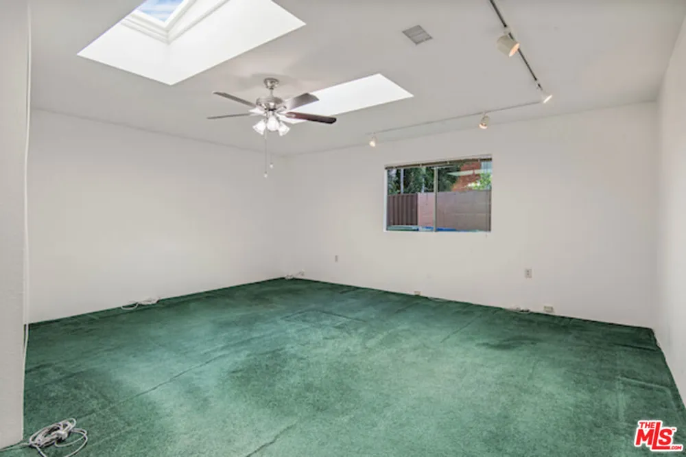 5496 Katherine Avenue Sherman Oaks, CA 91401