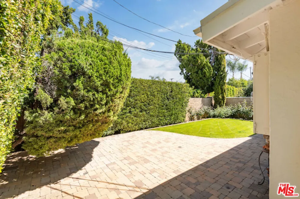 5496 Katherine Avenue Sherman Oaks, CA 91401
