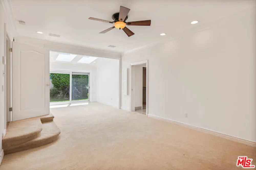 5496 Katherine Avenue Sherman Oaks, CA 91401