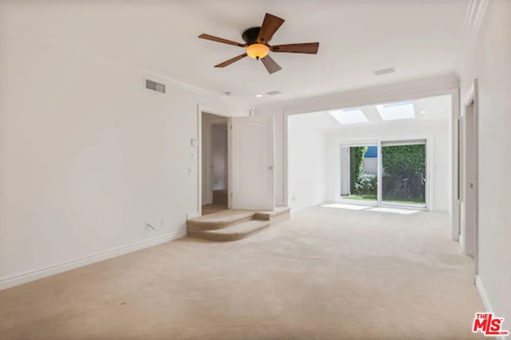 5496 Katherine Avenue Sherman Oaks, CA 91401