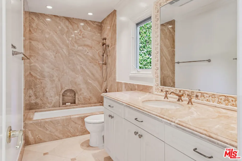 5496 Katherine Avenue Sherman Oaks, CA 91401