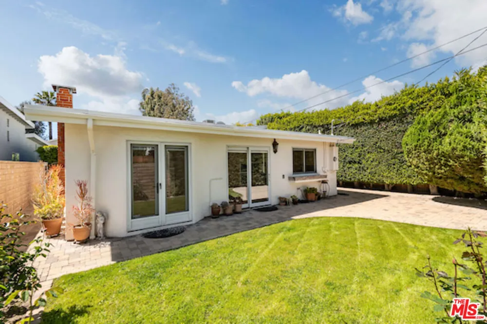 5496 Katherine Avenue Sherman Oaks, CA 91401