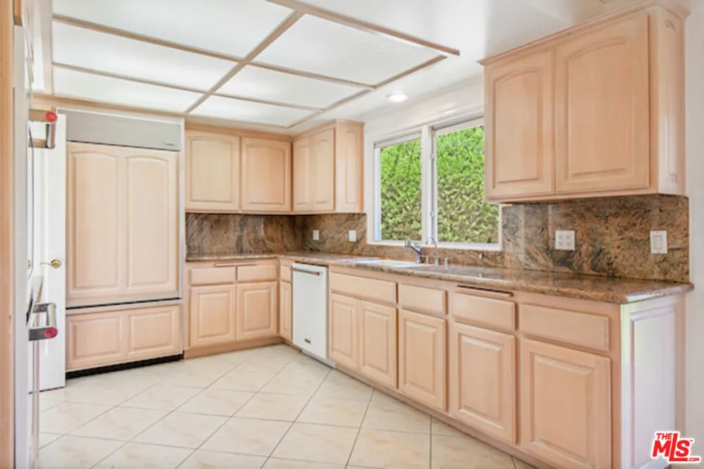5496 Katherine Avenue Sherman Oaks, CA 91401