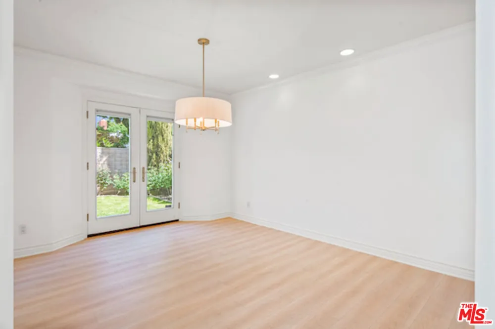 5496 Katherine Avenue Sherman Oaks, CA 91401