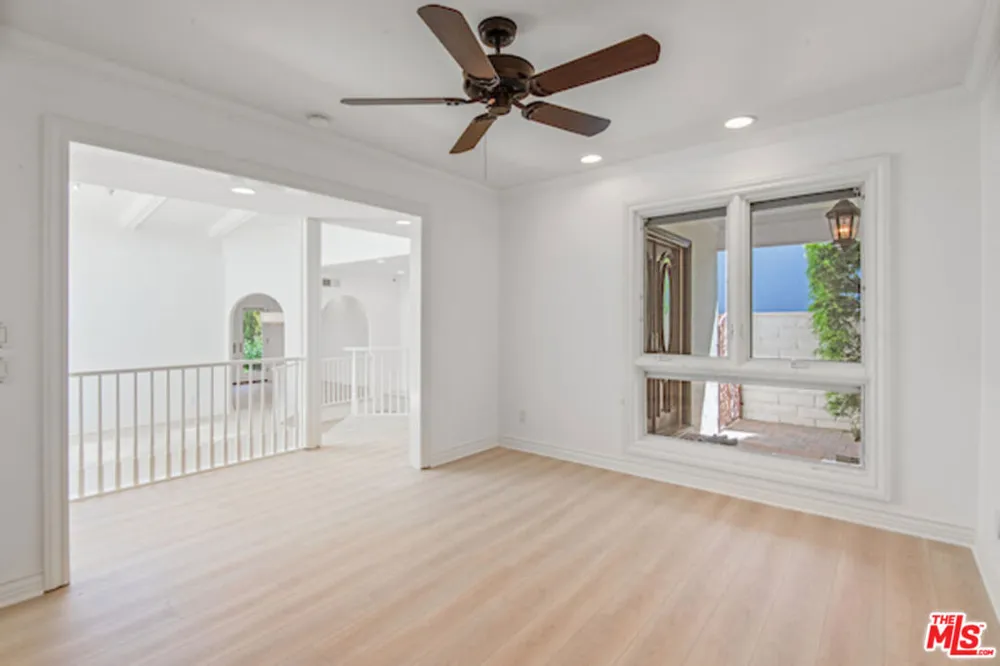 5496 Katherine Avenue Sherman Oaks, CA 91401