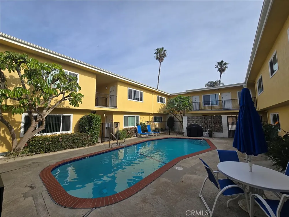 219 15th Street #7 Huntington Beach, CA 92648
