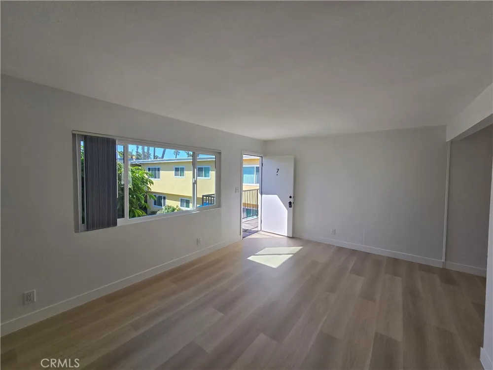 219 15th Street #7 Huntington Beach, CA 92648