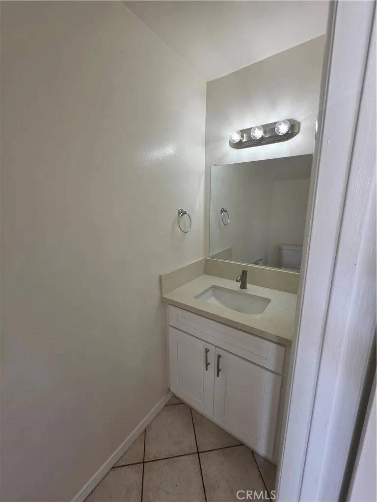 19905 Derbyshire Lane Huntington Beach, CA 92646