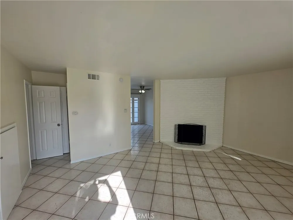 19905 Derbyshire Lane Huntington Beach, CA 92646